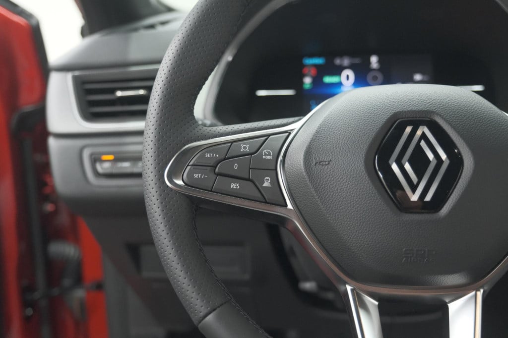Renault Captur 1.6 e-tech full hybrid 145 techno | advanced driving | camer