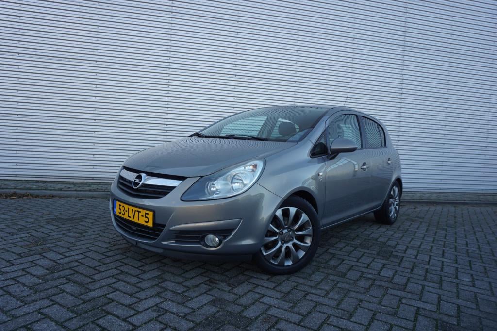 Opel Corsa 1.4-16v '111' edition airco / cruise / elektr. ramen / trekhaak