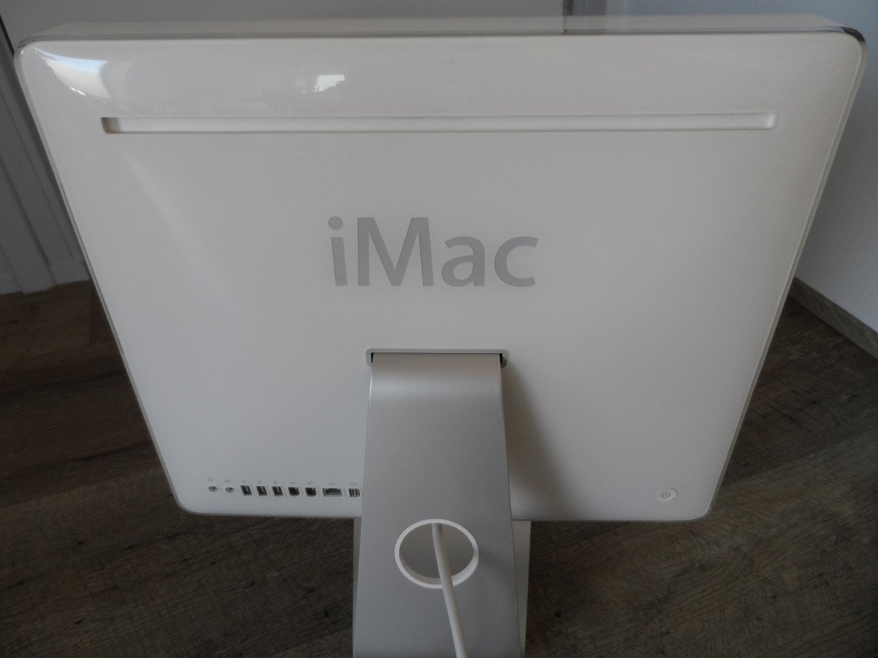 Imac 2006 Model 1208 I.Z.G.S.