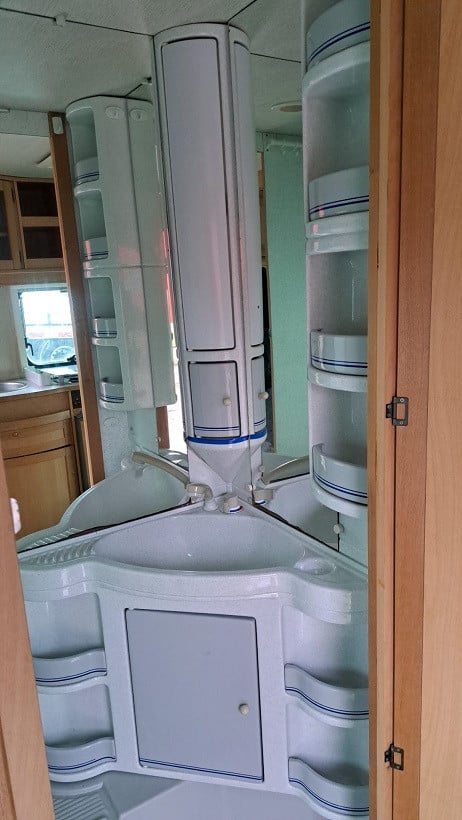 Adria 5104 * Toilet *