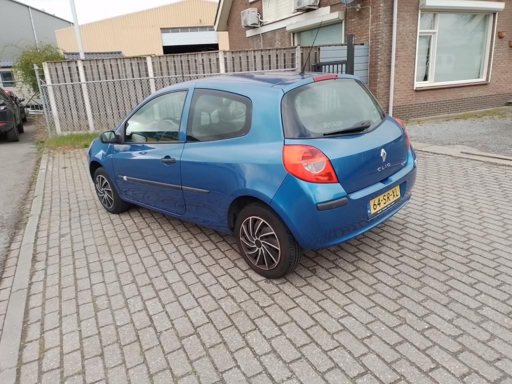 Renault Clio 1.2-16v authentique