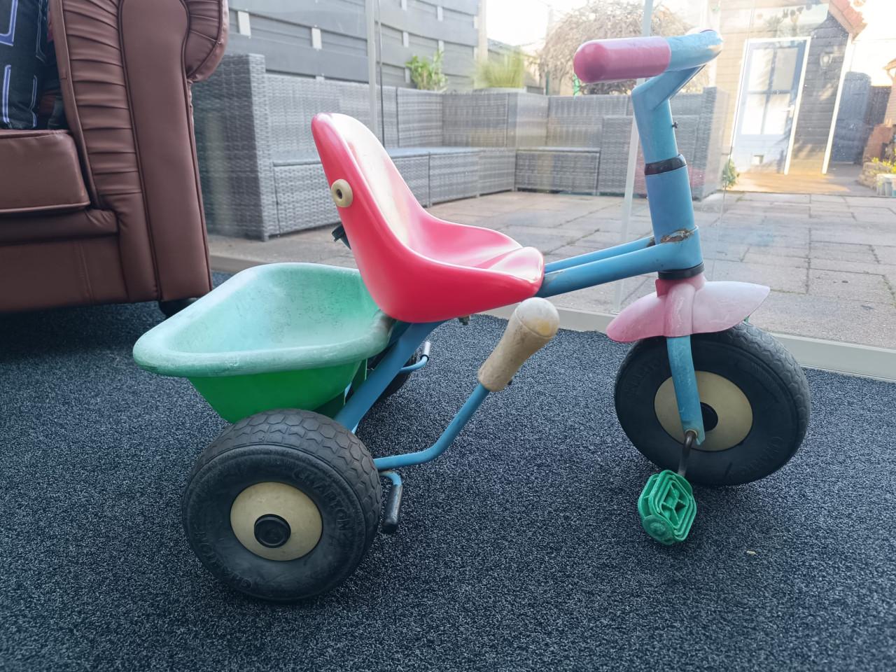 Driewieler met kiepbakje