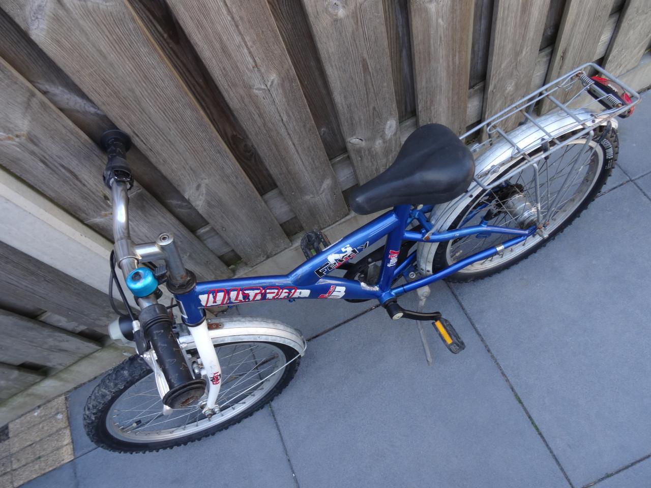 🚲 Feray Ultra Jongensfiets – 20 inch | Blauw/Wit 💙🤍