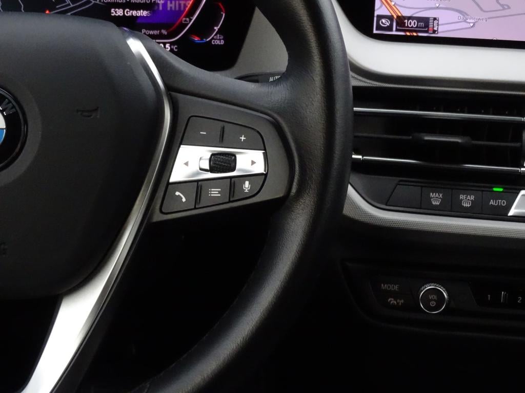BMW 1 Serie 118i business edition | led | apple carplay/android auto