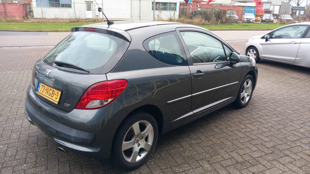 Peugeot 207 1.6 VTi Premiere 3 drs bj: 2010 airco-navigatie i.z.g.st