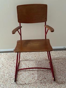 Leuk en stevig vintage kinderstoeltje