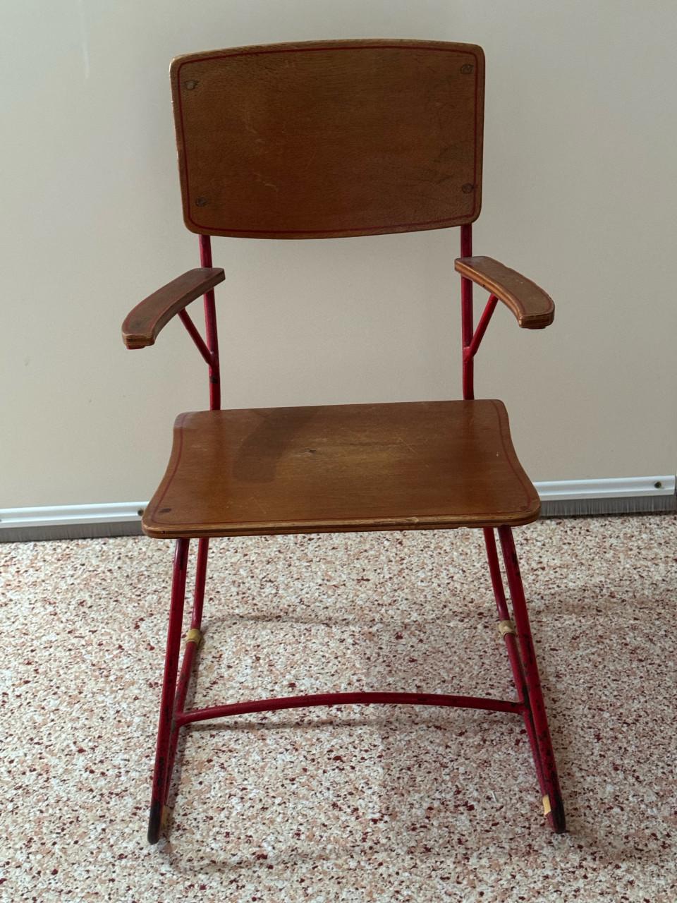 Leuk en stevig vintage kinderstoeltje