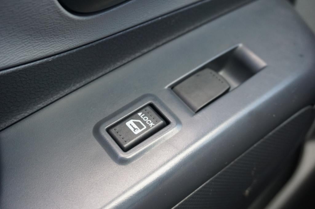 Nissan Pixo 1.0 look airco / elektr. ramen / lm velgen / nap