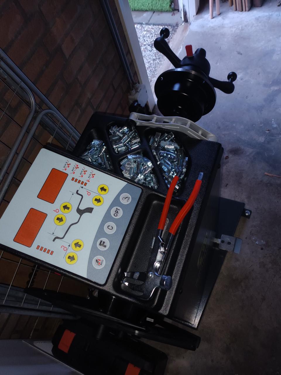 Nieuwe autobanden en reparatie