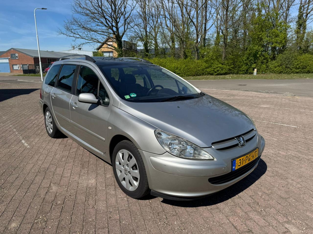 Peugeot 307 7 persoons bj 2004  1000 euro