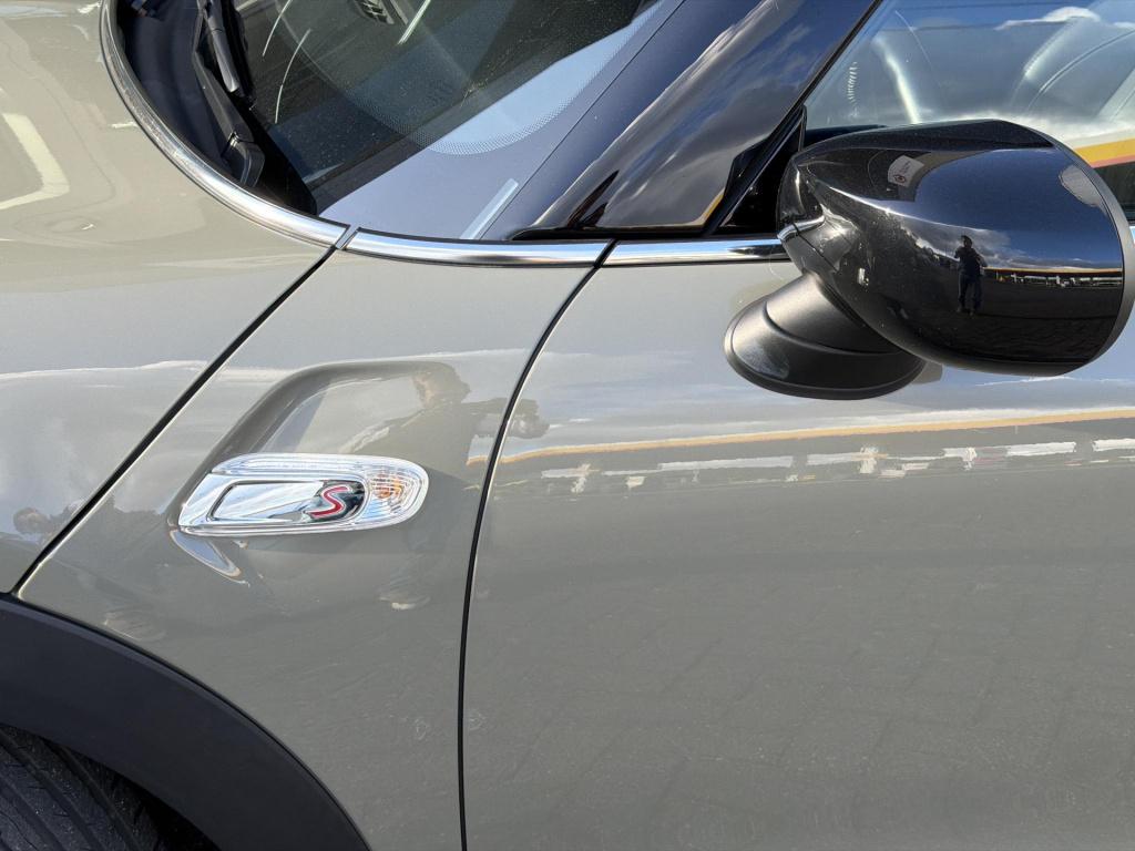 Mini Cooper S Cabrio 2.0 jcw aero-pakket