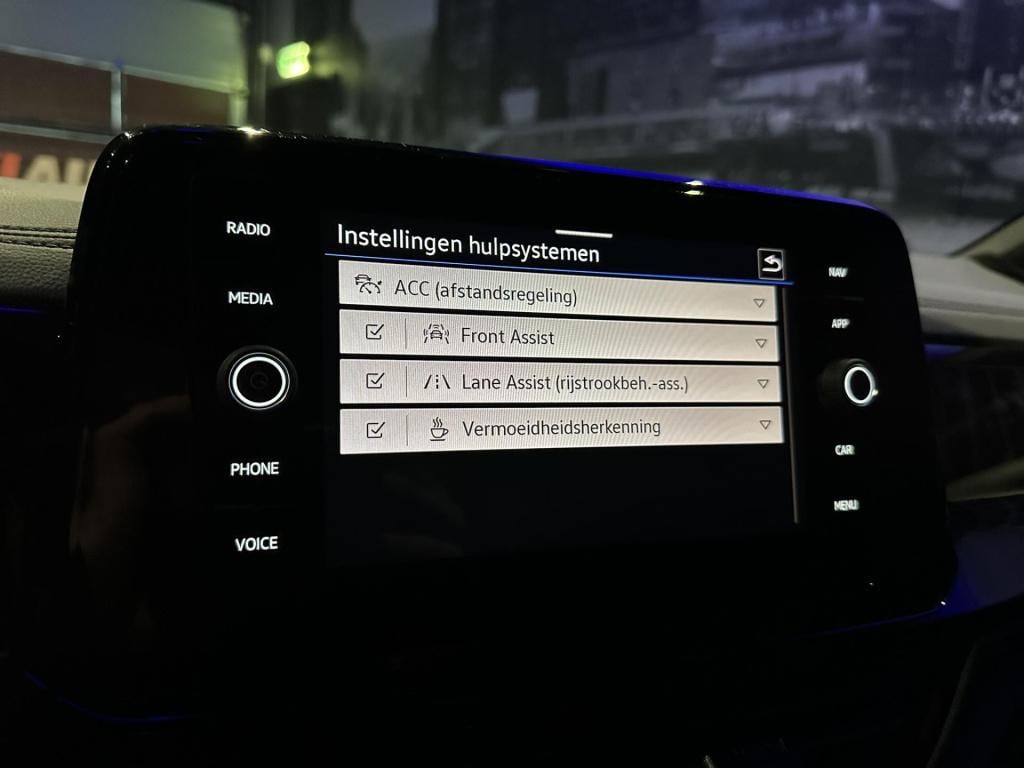 Volkswagen T-roc 1.5 tsi r-line business+ *appconnect*led*clima*