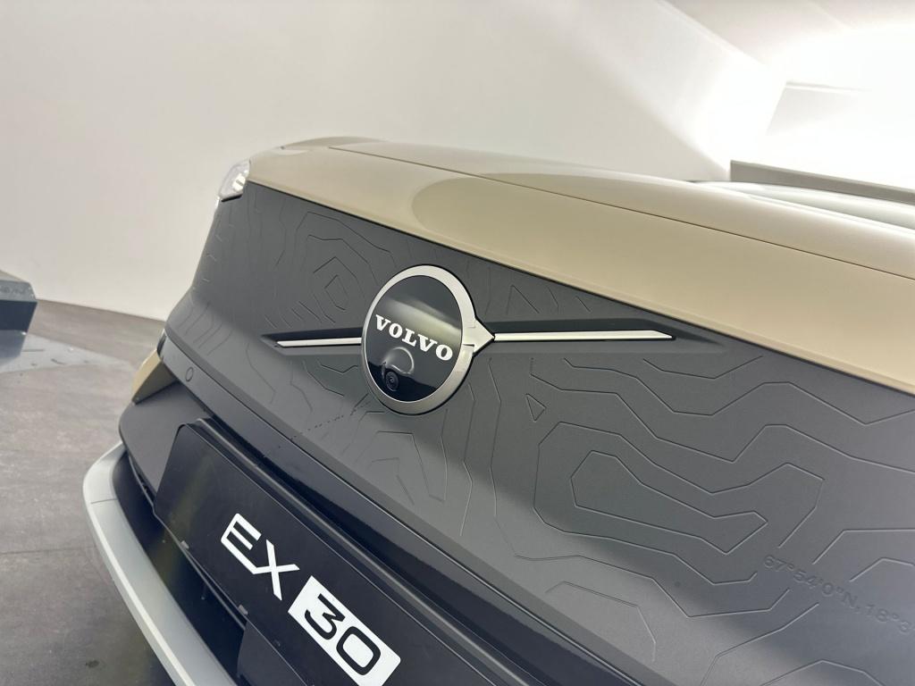 Volvo Ex30 cross country 315 kw twin motor performance awd ultra