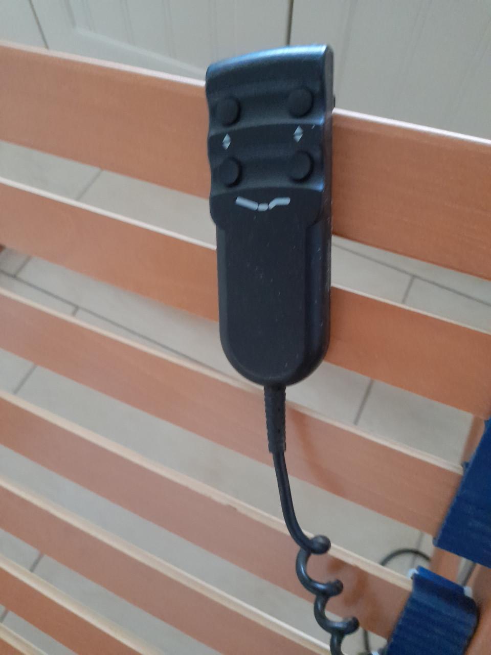 Electrisch verstelbare lattenbodem 90 x 200 (in goede staat )