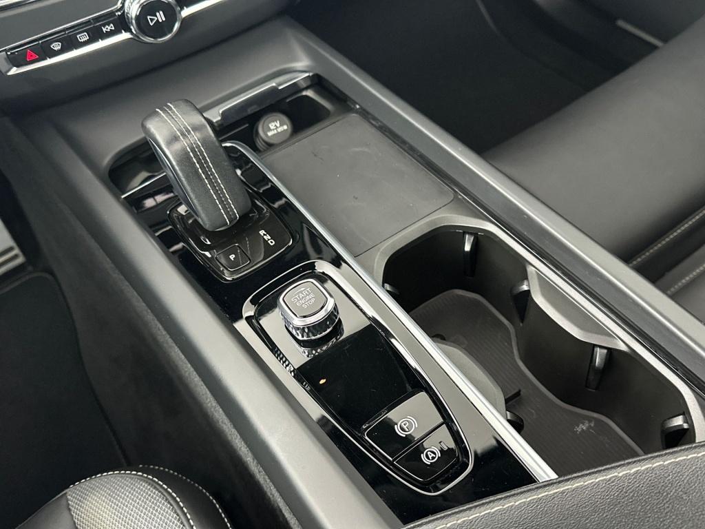 Volvo XC60 t6 340pk recharge r-design| pano| adap.cruise| standkachel| came