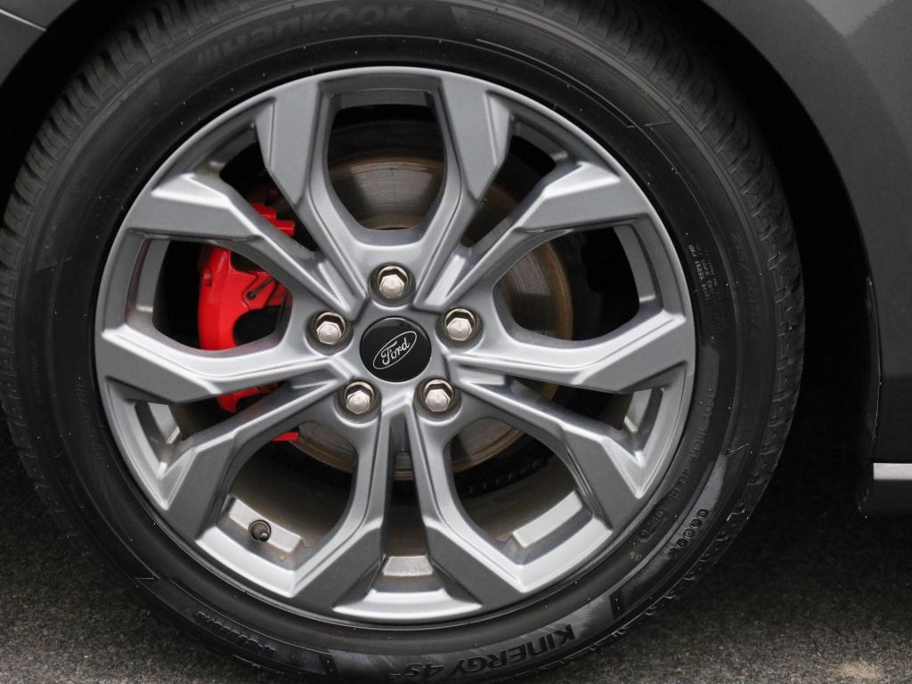 Ford Focus wagon 1.0 ecoboost hybrid st line x