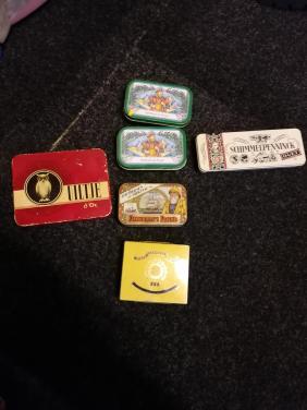 Verzameling oude blikjes