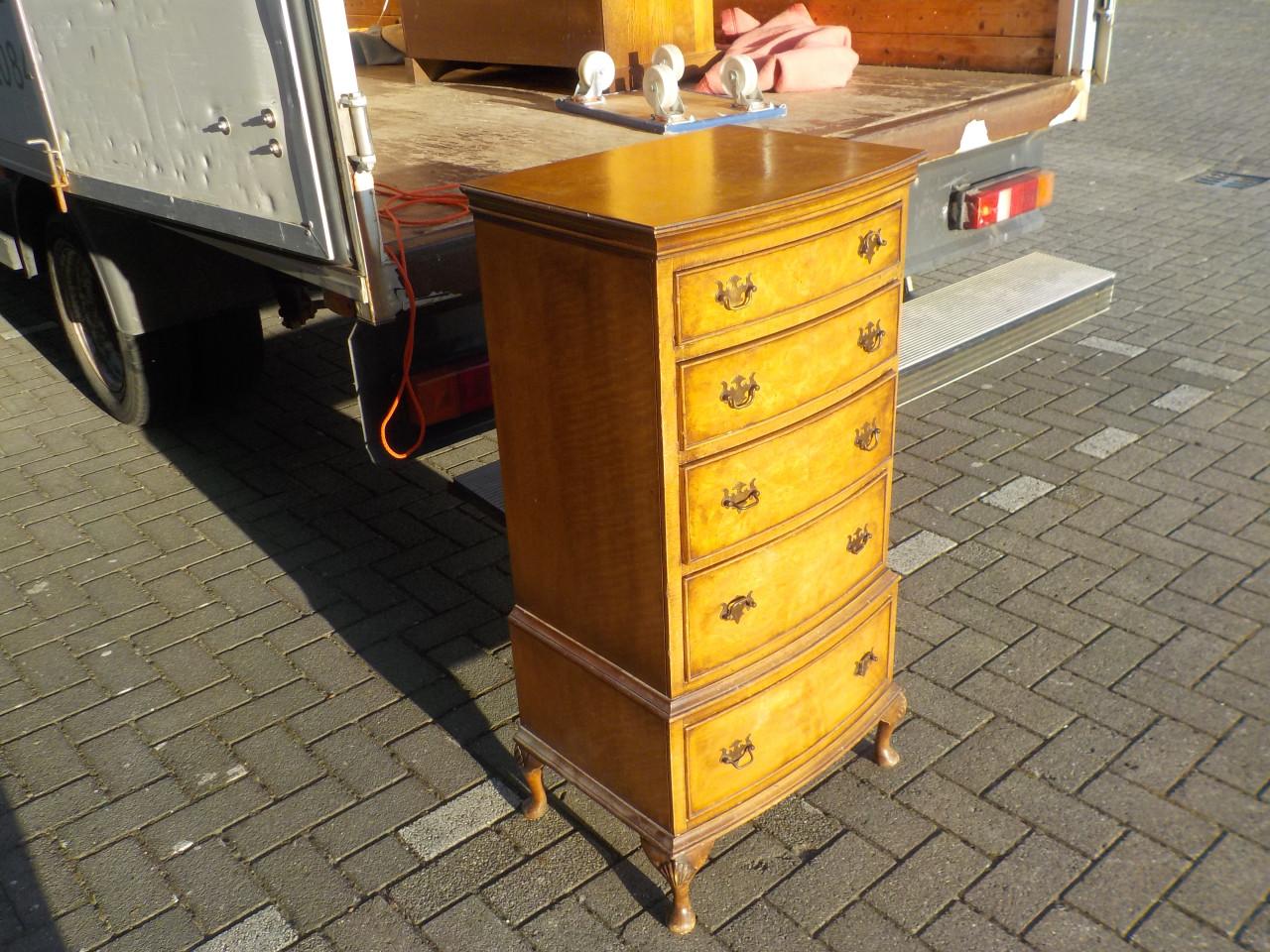 Zeer speciaal ladenkast in zeer goede staat