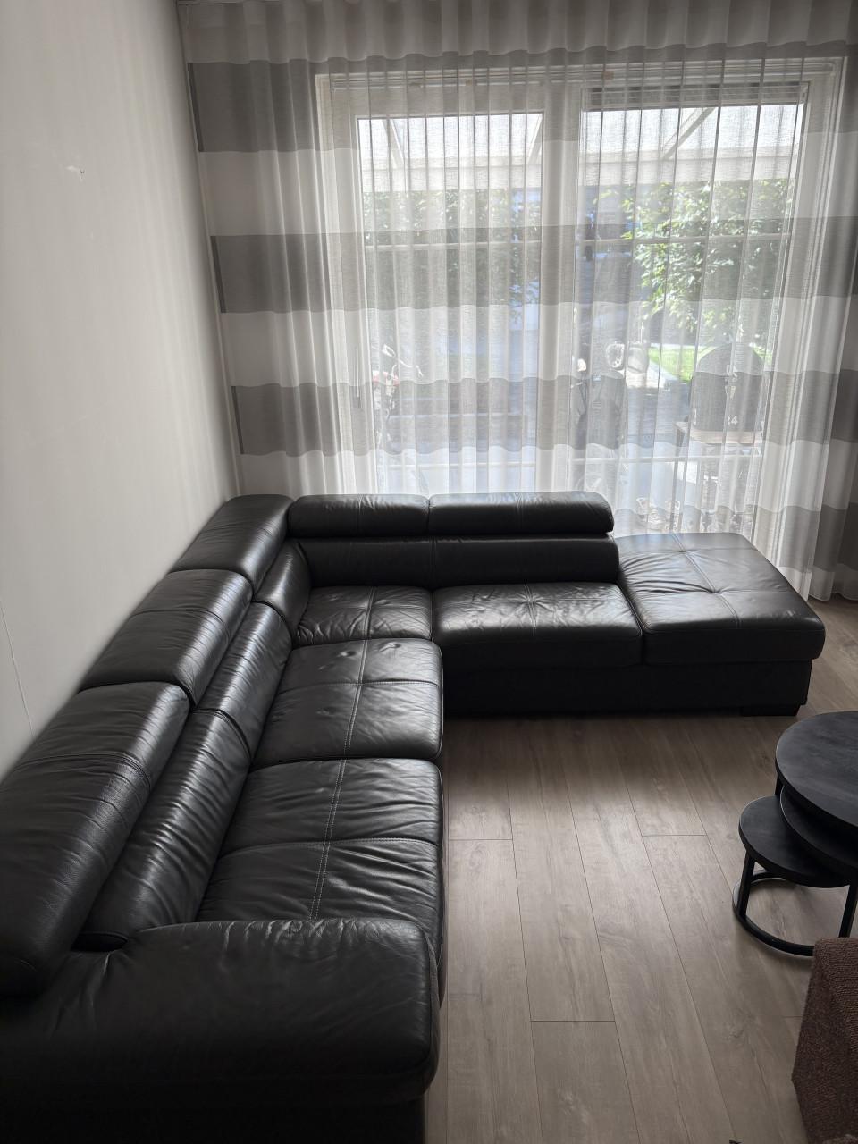 Leren hoekbank 2,8m X 2,4m