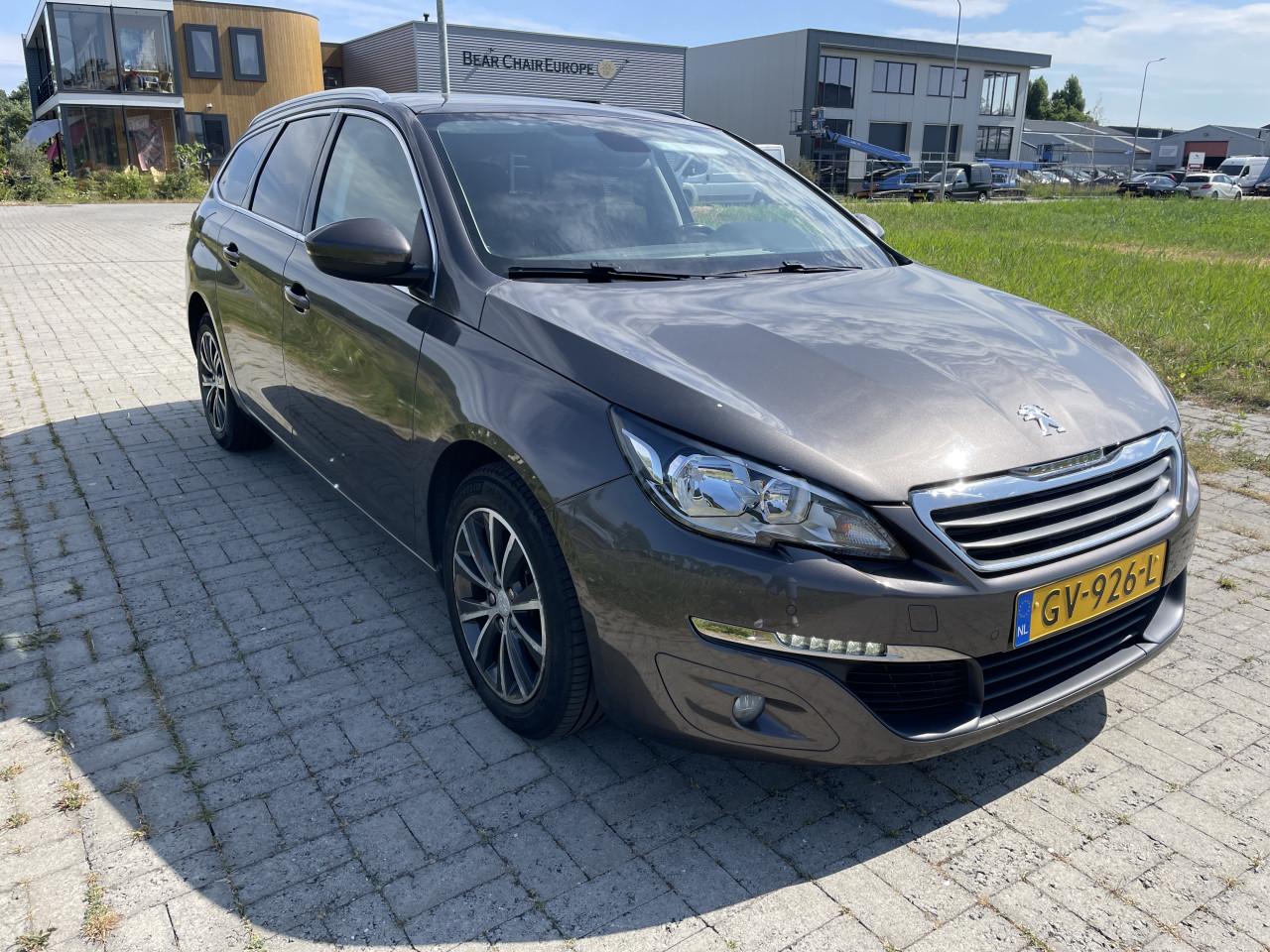 Peugeot 308 1.2 sw e-thp blue lease executive