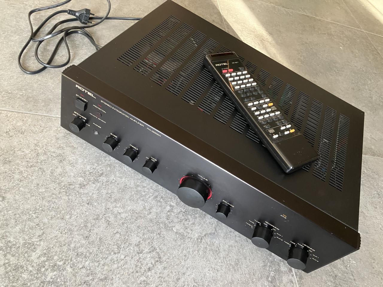 Rotel versterker RA 9858-X