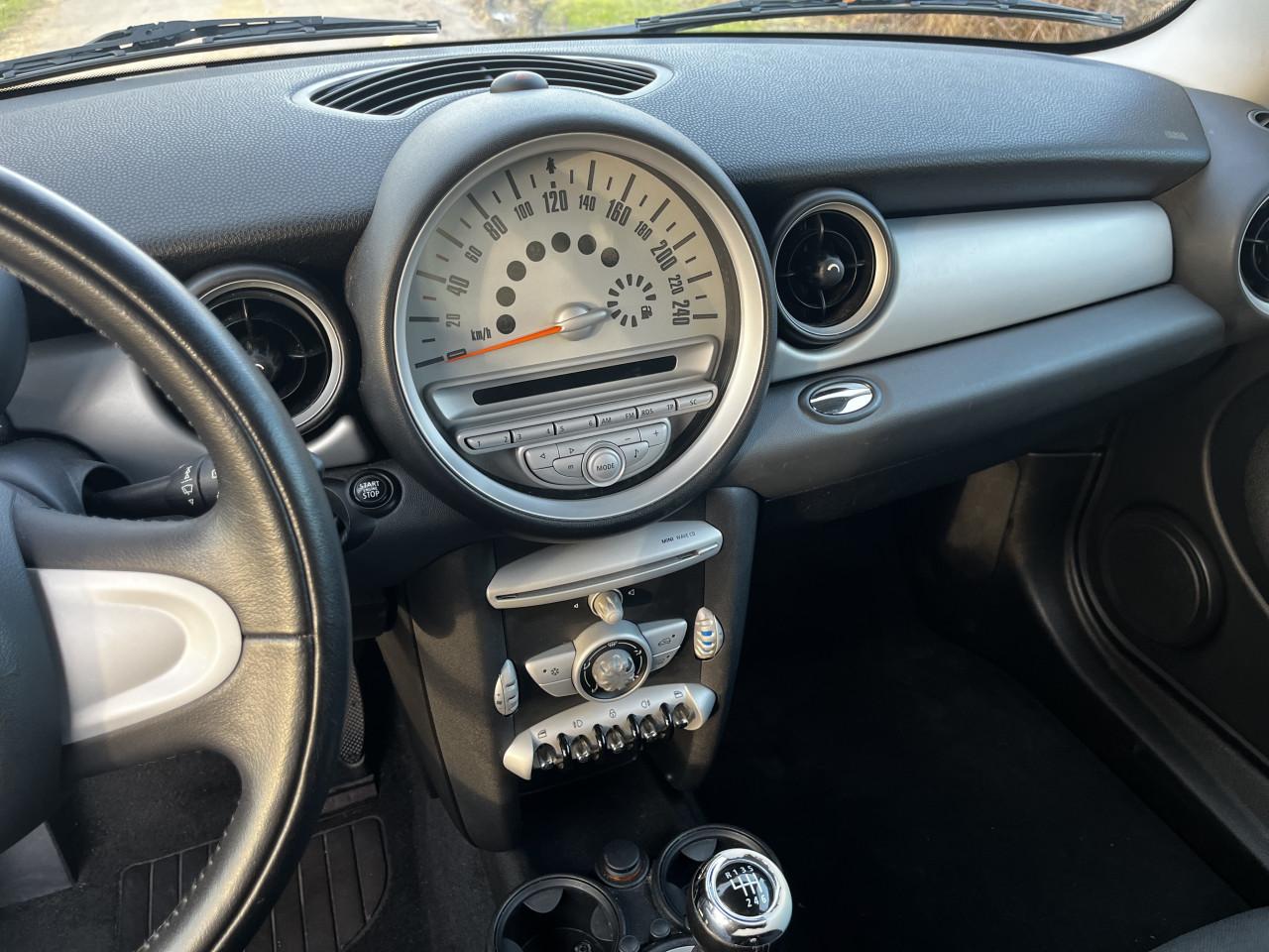 Mini Cooper | Lage Km Stand | Volledig onderhouden | Nieuwe APK |