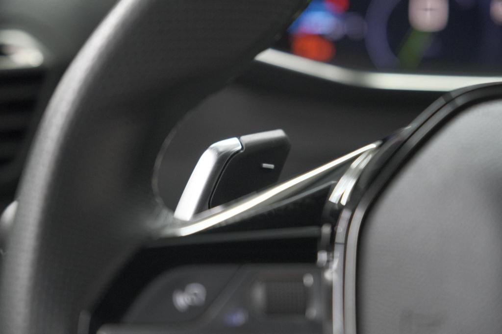 Peugeot 2008 puretech 130 eat8 gt | camera | apple carplay | parkeersensore