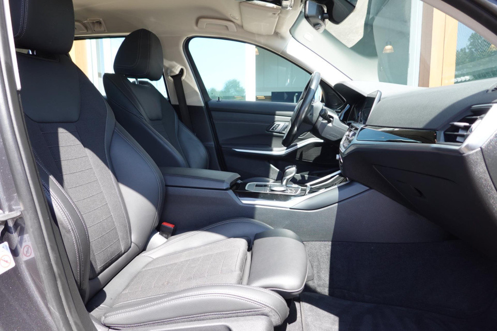 BMW 3-serie touring 330i business edition plus