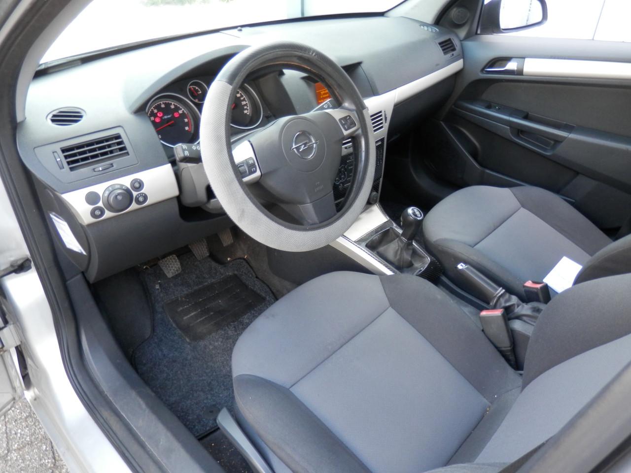 Auto Garant Biedt Aan: Opel Astra 1.4 Business