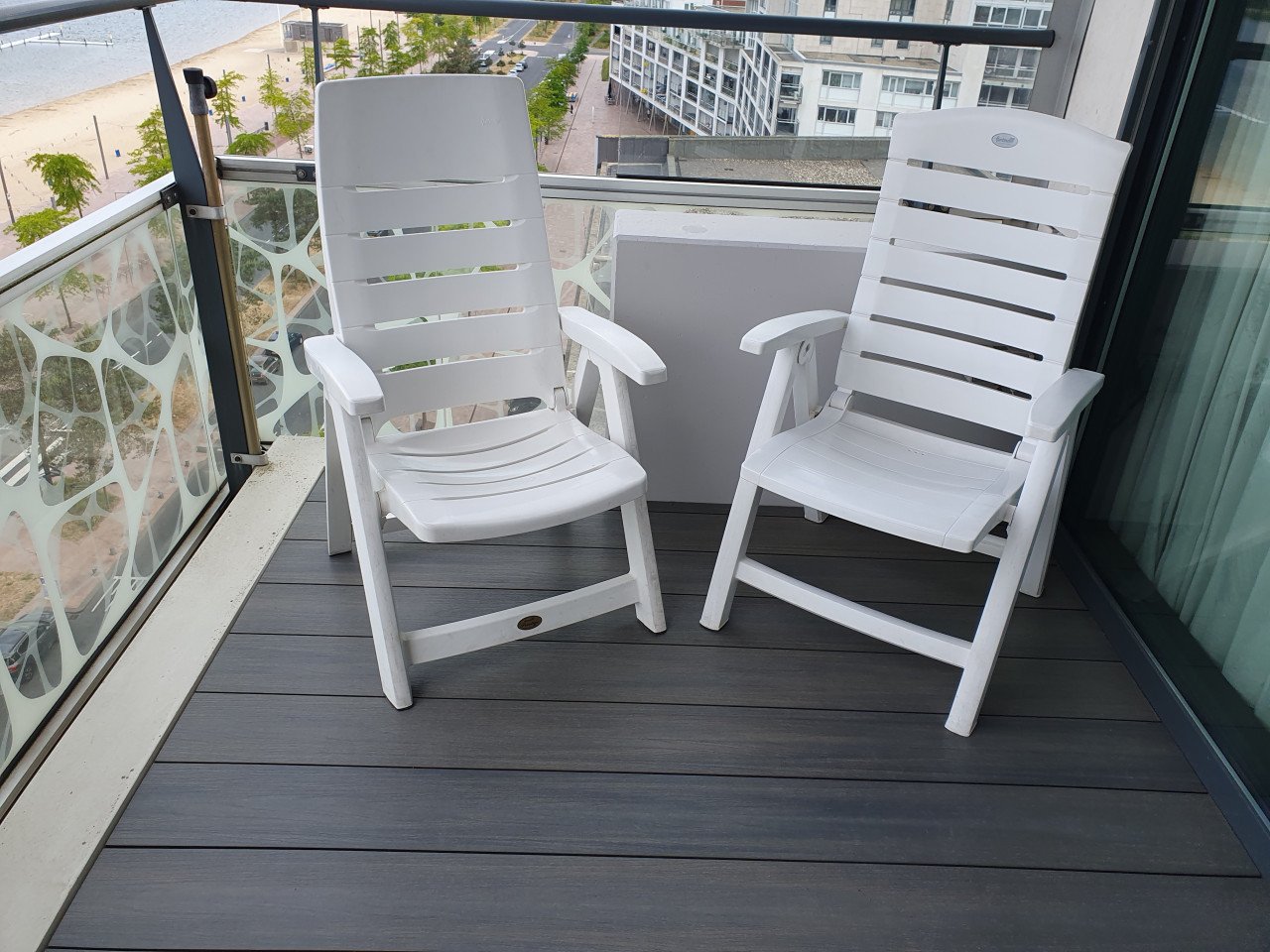 2  WITTE HARTMAN TUINSTOELEN TE KOOP