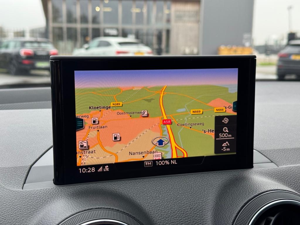 Audi Q2 35 tfsi sport * black pack * keyless * matrix led * stoelverwarming