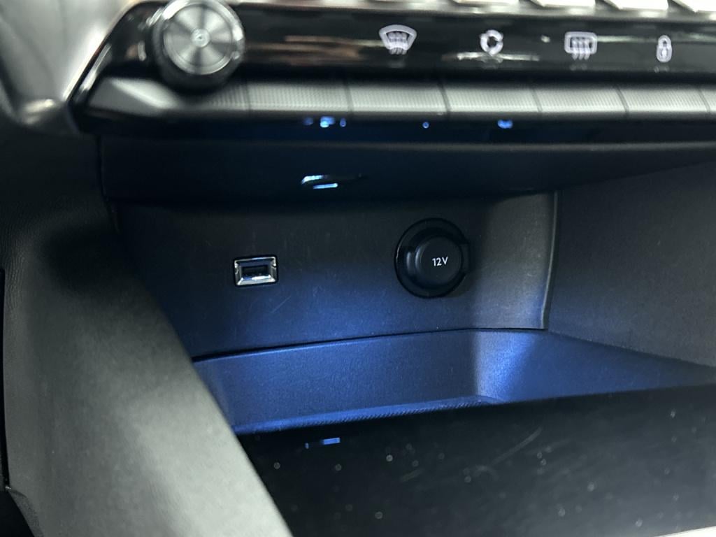 Peugeot 3008 130 pk blue lease allure | rijklaar | trekhaak | elektrische a