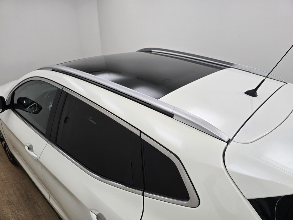 Nissan Qashqai occasion automaat 1.2 connect edition met parkeercamera en p