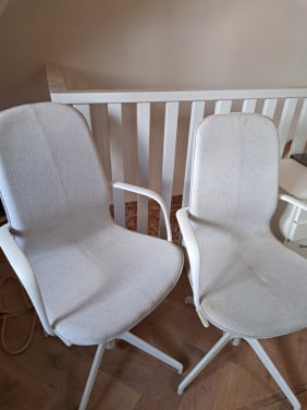 Twee Ikea bureaustoelen