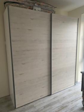 Mooie 2 deurs schuifkast / Kledingkast