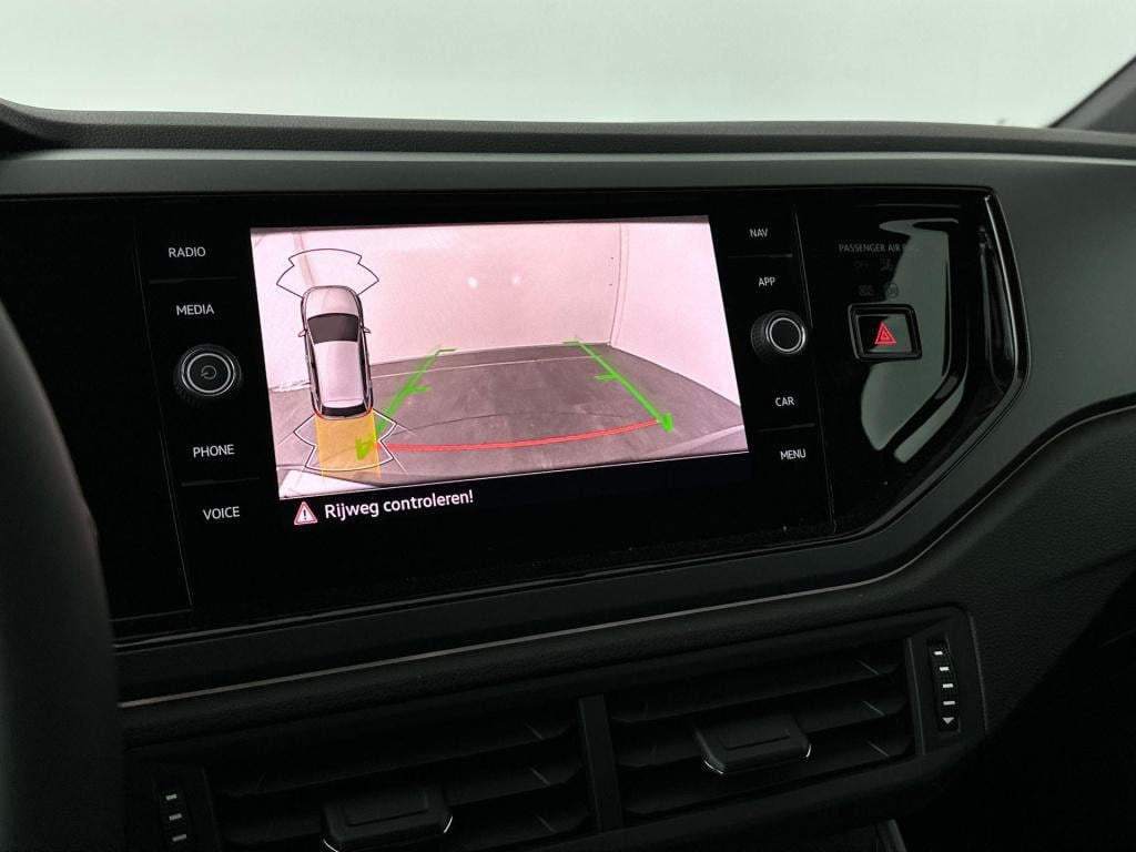 Volkswagen Polo r-line-edition 1.0 70 kw / 95 pk tsi hatchback 5 v