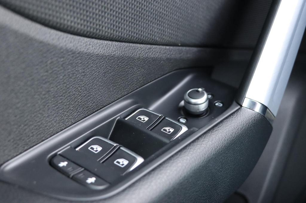 Audi Q2 30 tfsi s edition 110pk | navi | stoelverwarming