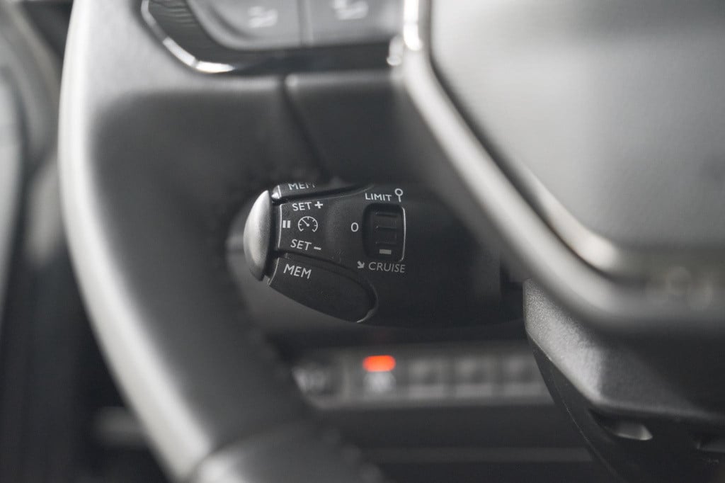 Peugeot 208 puretech 75 active | apple carplay | cruise control | airco
