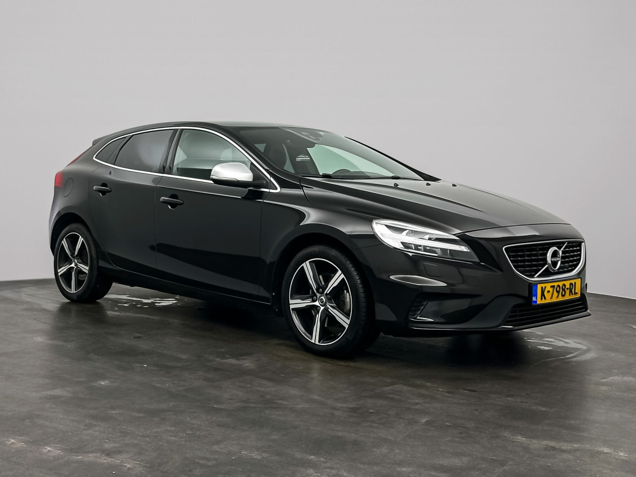 Volvo V40 2.0 T2 R-Design