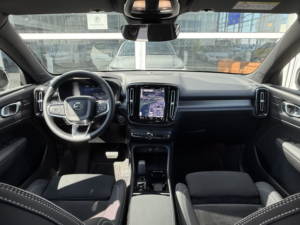 Volvo XC40 b4 197pk plus dark| 360camera| adap.cruise| elek.stoelen