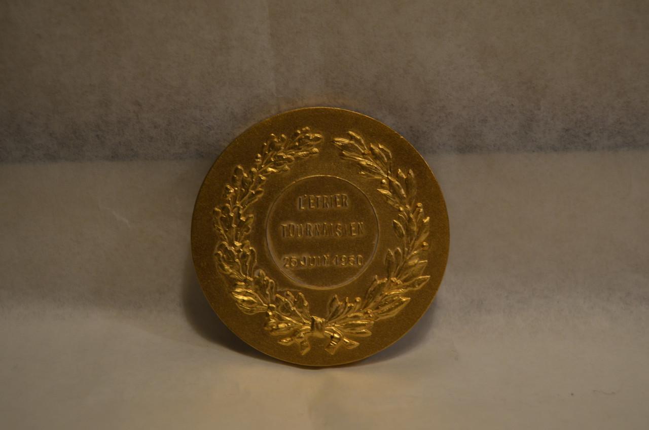 2 Penningen van dezelfde ontwerper/medailleur H. Heusers Paardensport