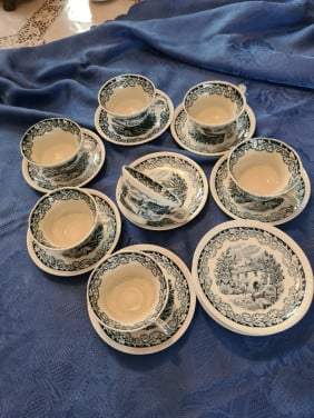 7 kop &12 schotels, sociëte ceramique decor boerenhoeve  blauw - grijs