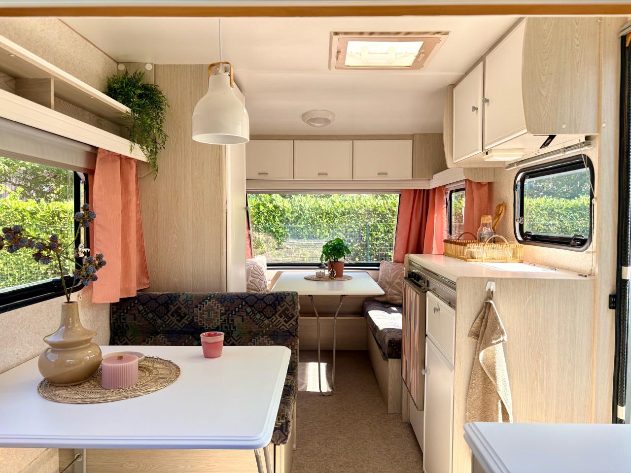 Mooie 4 persoons lichtgewicht caravan 1993 met voortent