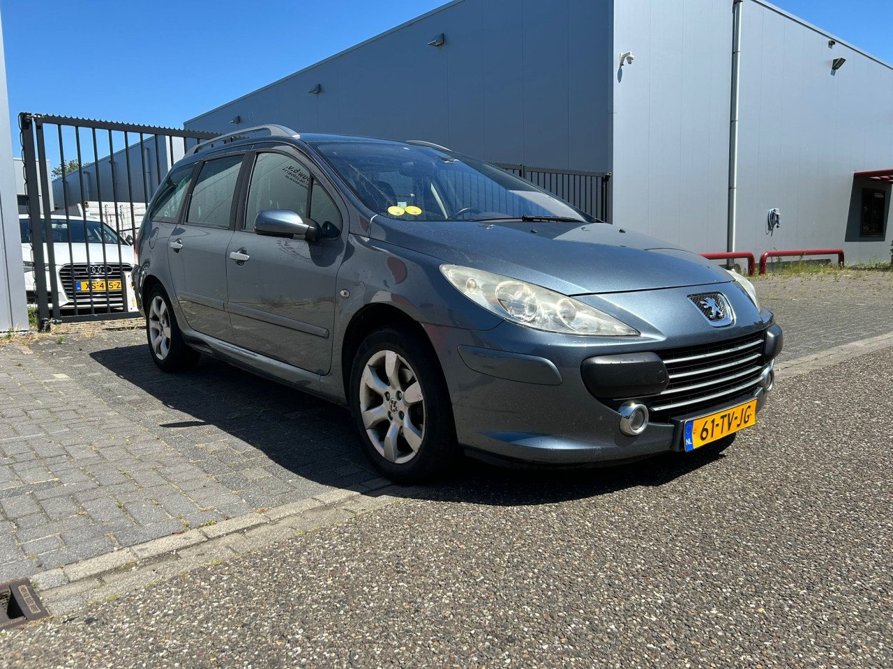 Peugeot 307 SW 2.0-16V Pack Automaat Panorama Dak Uit te breiden naar 7zit!