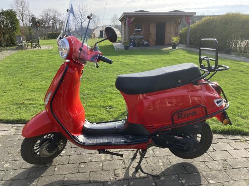 Scooter BTC Riva
