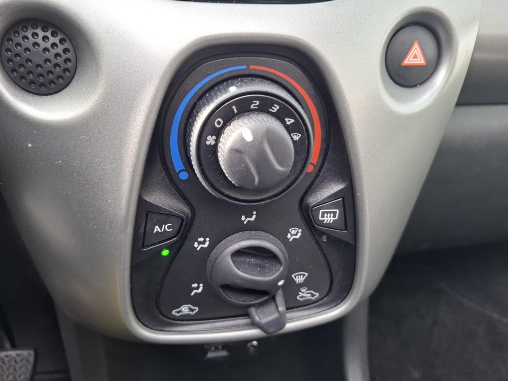 Peugeot 108 1.0 e-vti allure cabrio top! airco/cam/lmv 5-drs