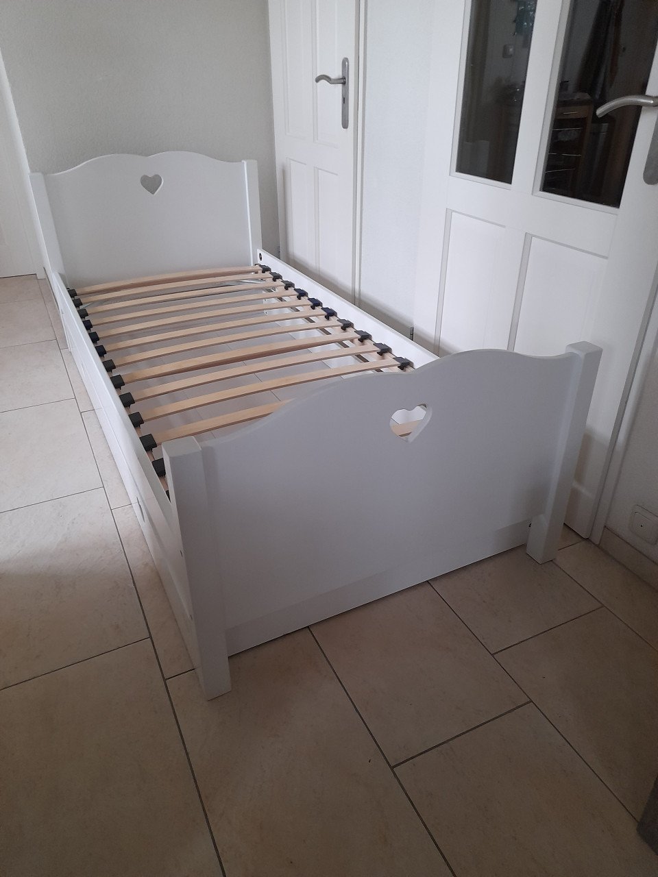 1 Persoons bed met lade 90 x 200 (in goede staat)