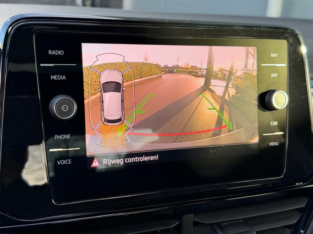 Volkswagen T-roc 1.5 tsi r-line | black style | panoramadak | 19 inch | cam