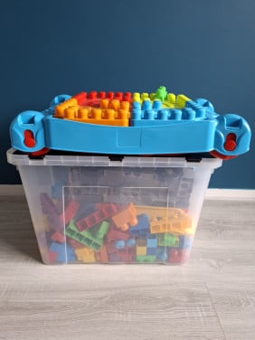 Duplo in kist + bouwtafel