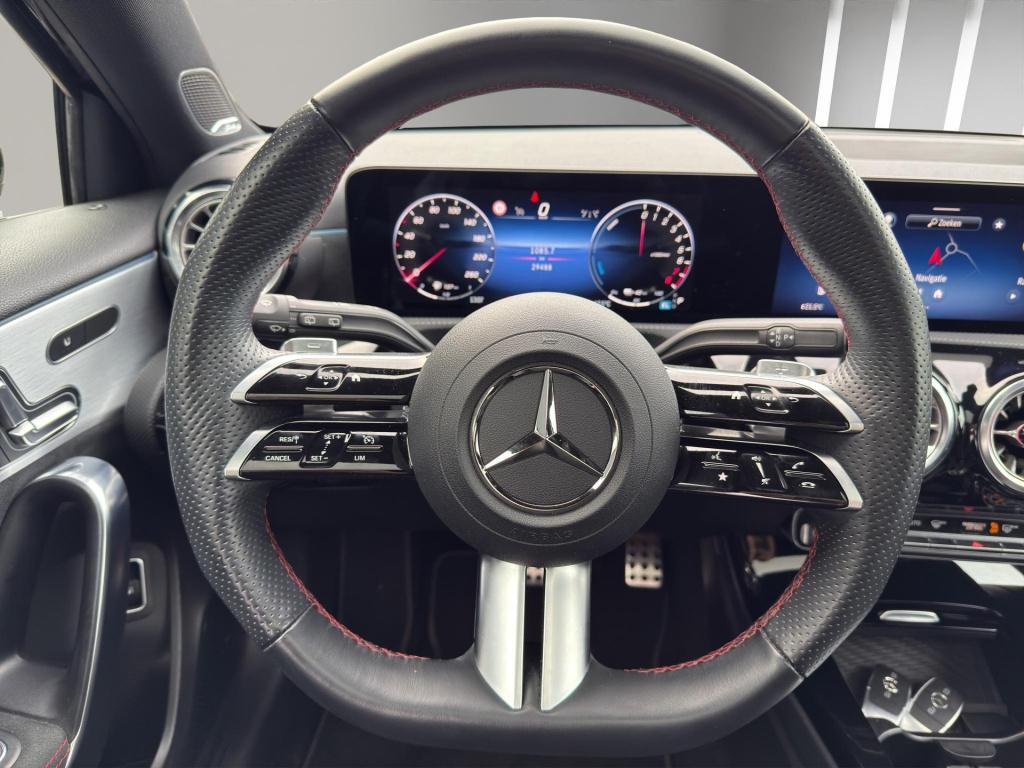 Mercedes-Benz A-Klasse 250 e amg line panoramadak | 19"velg | sfeer | elekt
